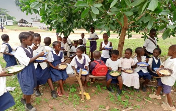 Children eating in Liberia 