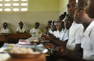 Children eating in Haiti 