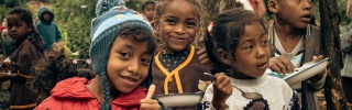 Madagascar children eating