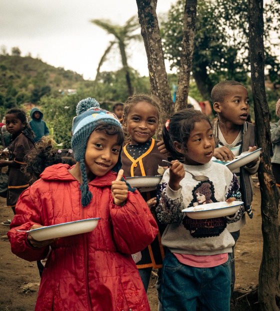 Madagascar children eating