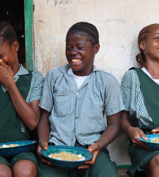 Children in Liberia eating food