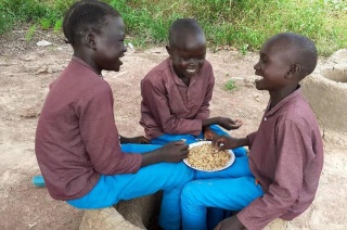 children eating Mary's Meals in South Sudan