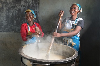 Image of volunteer cooks